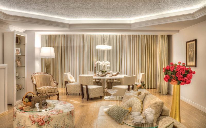 Interior contemporan cu accente coloniale