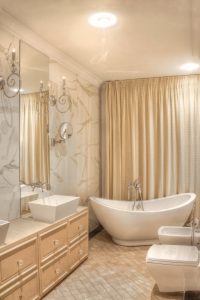 Interior contemporan cu accente coloniale